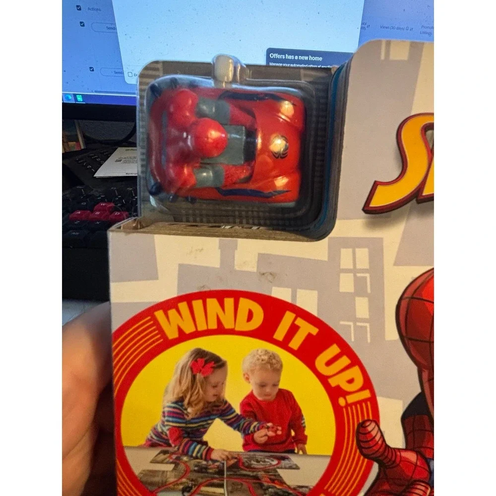 Marvel Spider Man Story Wind Up Toy And Play Track